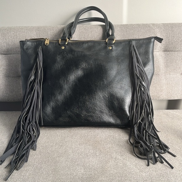 Urban Originals Black vegan leather fringed tote bag - Picture 6 of 13